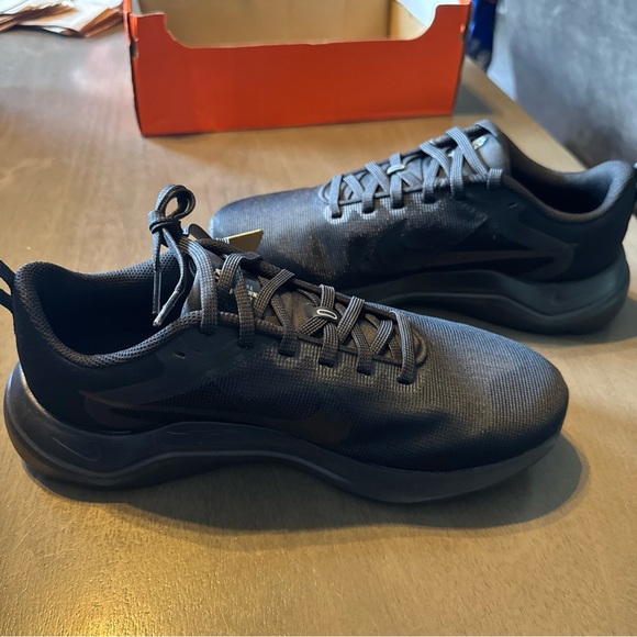 Nike Downshifter 12 4E Men’s 9 / Women’s 10.5 - Picture 2 of 10